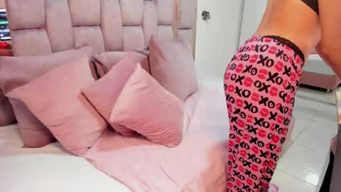 biancaa_naviss online show from 11-06-25, 09:59