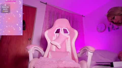 Snapshot of biancaa_vertess chatting on 06-01-26, 11:17 online show from 06-01-26, 11:17