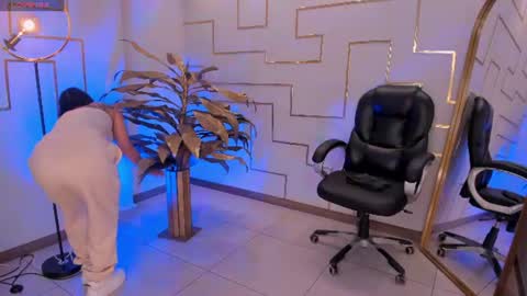 Snapshot of biancapierce_ chatting on 07-24-26, 12:14 Bianca Pierce online show from 07-24-26, 12:14
