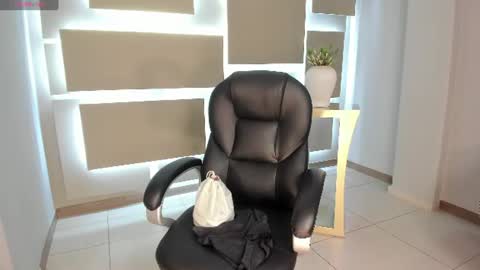 Snapshot of biancapierce_ chatting on 07-27-26, 11:17 Bianca Pierce online show from 07-27-26, 11:17