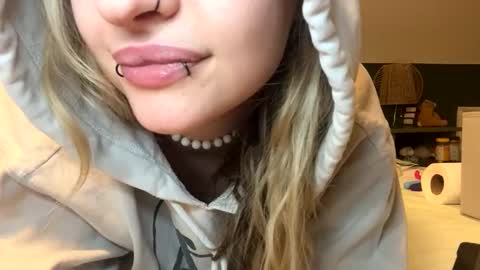 Ellie  online show from 03-08-26, 04:27