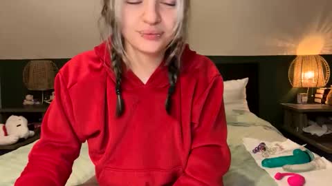 Ellie  online show from 05-02-26, 07:41