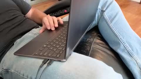 Snapshot of bicuriouspanties chatting on 09-13-25, 04:18 Bicuriouspanties online show from 09-13-25, 04:18