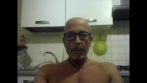 Snapshot of big23italy chatting on 09-21-25, 04:58 big23italy online show from 09-21-25, 04:58