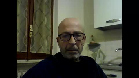 Snapshot of big23italy chatting on 10-07-25, 05:48 big23italy online show from 10-07-25, 05:48