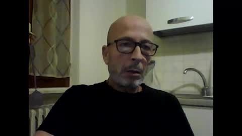 Snapshot of big23italy chatting on 10-10-25, 10:09 big23italy online show from 10-10-25, 10:09