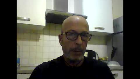 Snapshot of big23italy chatting on 10-12-25, 06:34 big23italy online show from 10-12-25, 06:34