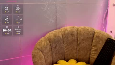 Snapshot of big_clit71 chatting on 07-07-26, 07:18 angela online show from 07-07-26, 07:18