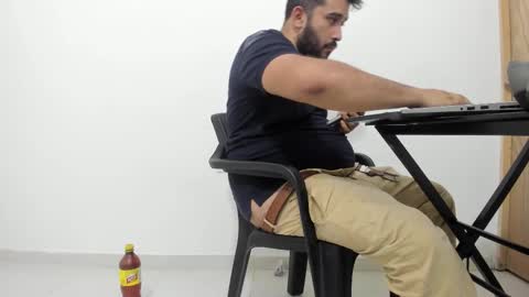 Tommy online show from 09-28-25, 02:39