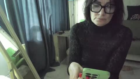 mom online show from 03-26-26, 02:17