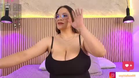 Snapshot of big_tits_in_your_face chatting on 07-16-26, 08:59 Tell me Sophia online show from 07-16-26, 08:59
