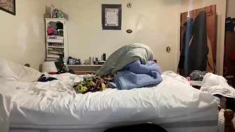 Mr. Muscle Monster online show from 11-18-25, 01:00