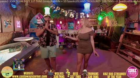 Snapshot of bigbananamilfshake chatting on 01-06-25, 04:58 Mya and Angelo online show from 01-06-25, 04:58