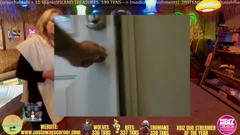 Snapshot of bigbananamilfshake chatting on 01-21-25, 07:47 Mya and Angelo online show from 01-21-25, 07:47