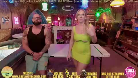 Snapshot of bigbananamilfshake chatting on 03-02-25, 07:43 Mya and Angelo online show from 03-02-25, 07:43