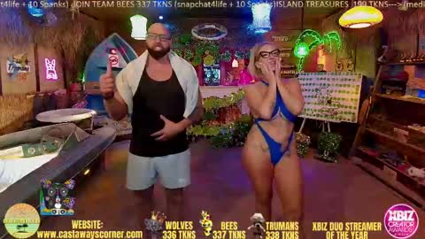 Snapshot of bigbananamilfshake chatting on 03-11-25, 06:43 Mya and Angelo online show from 03-11-25, 06:43