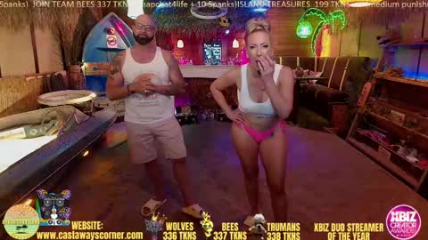 Snapshot of bigbananamilfshake chatting on 09-09-25, 04:45 Mya and Angelo online show from 09-09-25, 04:45