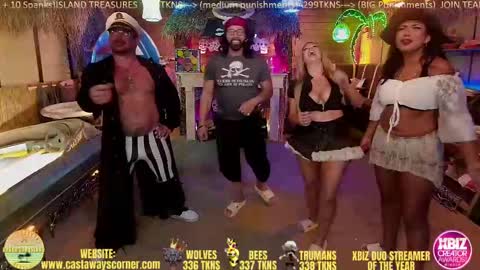 Snapshot of bigbananamilfshake chatting on 09-29-25, 04:06 Mya and Angelo online show from 09-29-25, 04:06