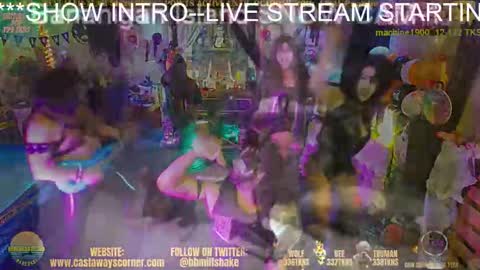 Snapshot of bigbananamilfshake chatting on 11-04-25, 05:28 Mya and Angelo online show from 11-04-25, 05:28