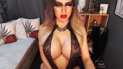 Loraine Cruz online show from 03-10-25, 06:34