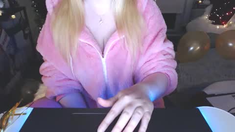 bigboobs_cutie online show from 01-01-25, 10:35