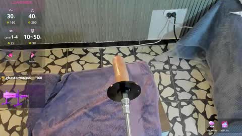 Snapshot of bigboobs_violeta chatting on 11-18-25, 08:46 VIOLETA online show from 11-18-25, 08:46