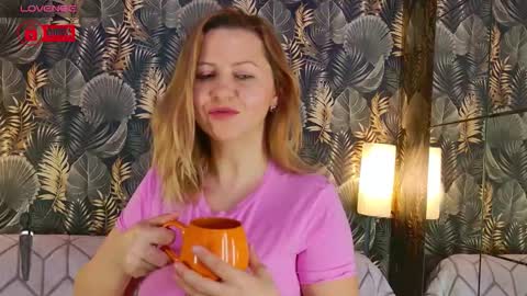 Snapshot of bigboobsarri chatting on 02-27-26, 02:44 BigBoobsArri online show from 02-27-26, 02:44