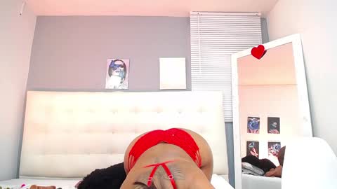 Snapshot of bigbooty_mommy chatting on 12-21-24, 09:47 Mia online show from 12-21-24, 09:47