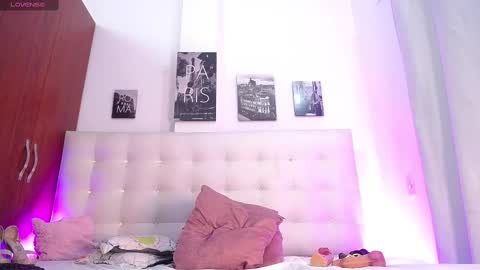 Snapshot of bigbooty_mommy chatting on 03-07-25, 07:49 Mia online show from 03-07-25, 07:49