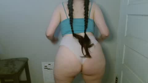 Snapshot of bigbootybunny chatting on 06-30-26, 04:08 Isabella online show from 06-30-26, 04:08