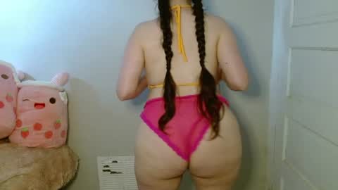Snapshot of bigbootybunny chatting on 07-07-26, 06:34 Isabella online show from 07-07-26, 06:34