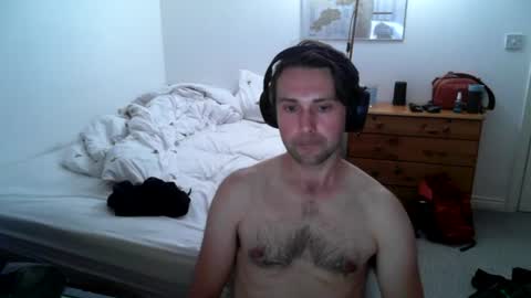 Snapshot of bigbrit_25 chatting on 06-18-26, 12:22 Big Brit online show from 06-18-26, 12:22