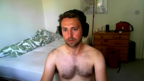 Snapshot of bigbrit_25 chatting on 06-23-26, 10:24 Big Brit online show from 06-23-26, 10:24
