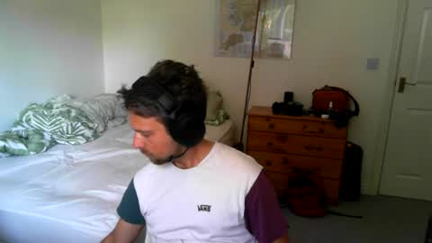 Snapshot of bigbrit_25 chatting on 06-25-26, 12:31 Big Brit online show from 06-25-26, 12:31