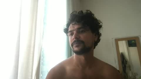 Snapshot of bigbrown_boy chatting on 06-23-26, 06:00 bigbrown_boy online show from 06-23-26, 06:00