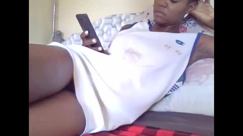 Snapshot of bigclit030 chatting on 06-11-26, 10:02 bigclit030 online show from 06-11-26, 10:02