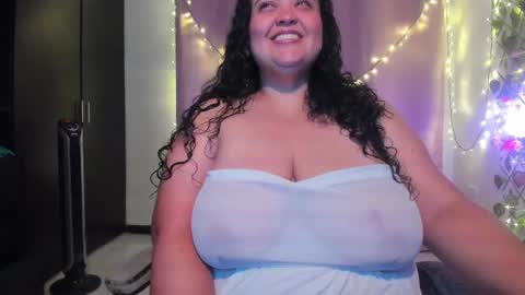 Snapshot of bigcloe chatting on 04-28-26, 04:06 Cloe online show from 04-28-26, 04:06