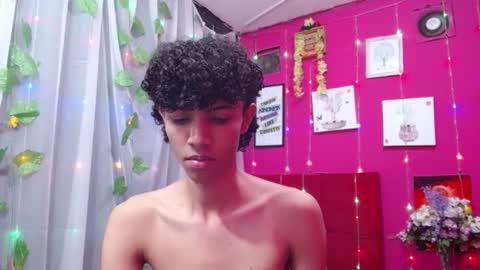 Snapshot of bigcock_sexys chatting on 02-21-26, 05:19 bigcock_sexys online show from 02-21-26, 05:19