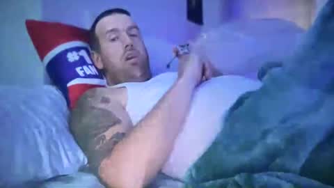 Snapshot of bigcocksuckingslut chatting on 01-08-25, 01:20 bigcocksuckingslut online show from 01-08-25, 01:20