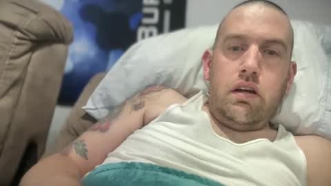 Snapshot of bigcocksuckingslut chatting on 02-01-25, 01:34 bigcocksuckingslut online show from 02-01-25, 01:34