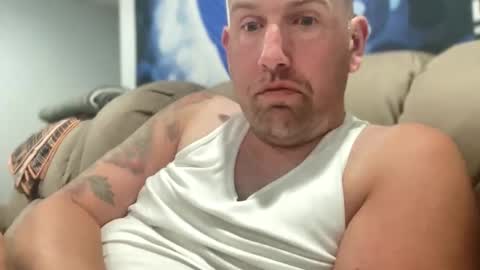 Snapshot of bigcocksuckingslut chatting on 09-09-25, 12:43 bigcocksuckingslut online show from 09-09-25, 12:43