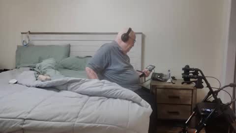 Craig online show from 12-15-25, 04:00