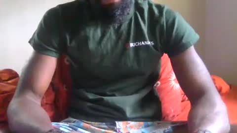 Snapshot of bigdickb917 chatting on 04-30-26, 06:58 Sir Big dick B online show from 04-30-26, 06:58