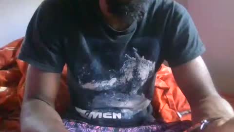 Snapshot of bigdickb917 chatting on 05-14-26, 04:58 Sir Big dick B online show from 05-14-26, 04:58