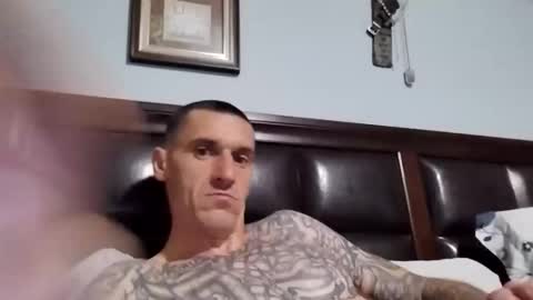 Snapshot of bigdickcumslikeariver chatting on 12-16-25, 01:49 Can you make me cum online show from 12-16-25, 01:49