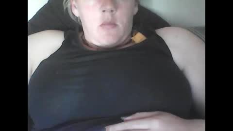 Snapshot of bigdoublee chatting on 12-19-25, 05:14 bigdoublee online show from 12-19-25, 05:14