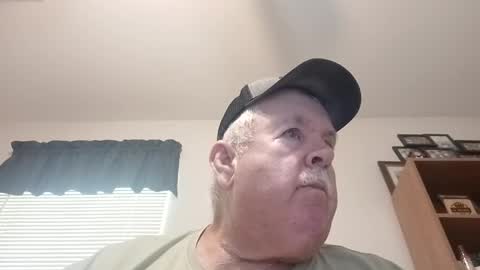 Snapshot of bigeoo76 chatting on 05-29-26, 06:06 bigeoo76 online show from 05-29-26, 06:06