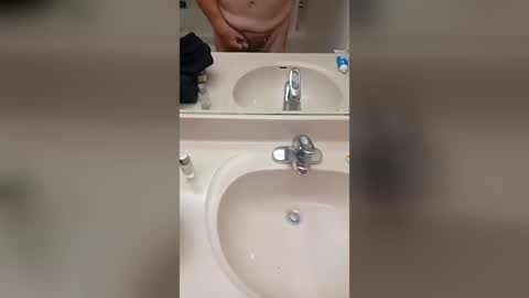 Snapshot of bigeoo76 chatting on 06-18-26, 02:54 bigeoo76 online show from 06-18-26, 02:54