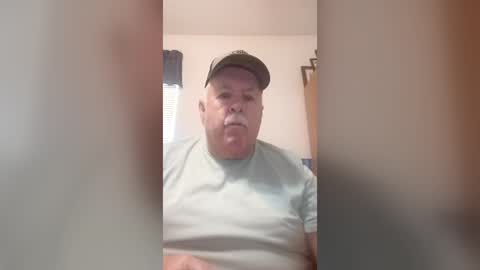 Snapshot of bigeoo76 chatting on 06-29-26, 02:28 bigeoo76 online show from 06-29-26, 02:28