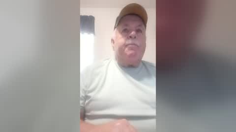 Snapshot of bigeoo76 chatting on 07-12-26, 08:22 bigeoo76 online show from 07-12-26, 08:22